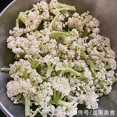 菜花炒肉沫这么好吃，大饭店的经常这么做，