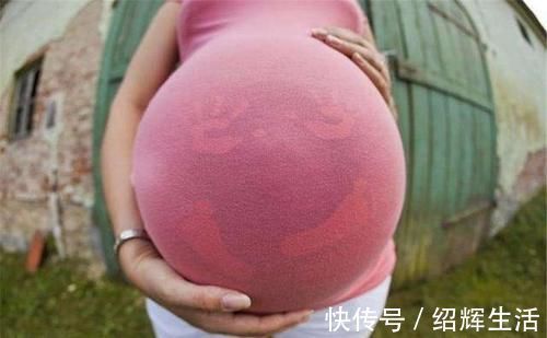 孕期|怀孕后,为何有的人不显怀,有的肚子却很大?