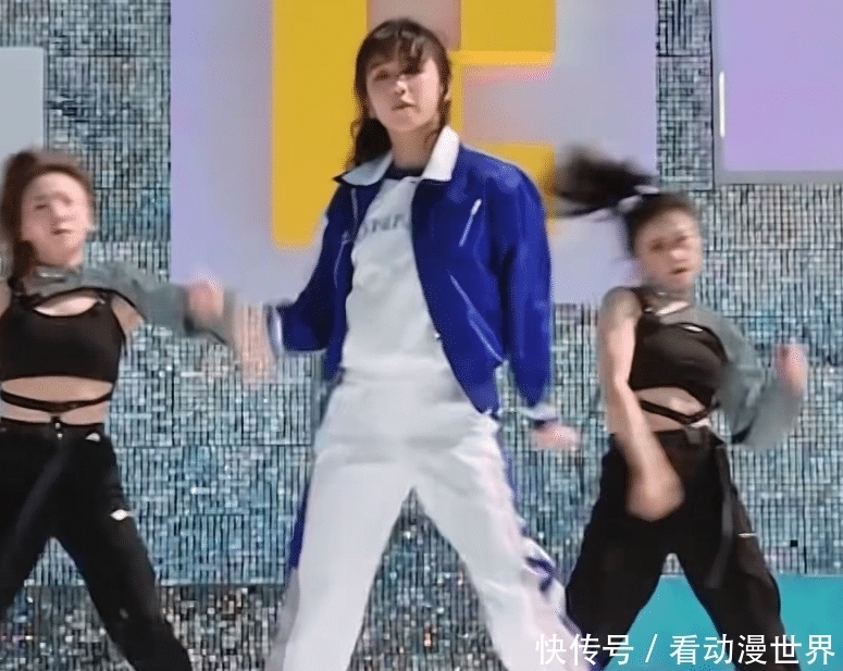 节目 宋雨琦在跑男表演新歌,跳舞好有魅力,淡妆下的颜值让人惊艳