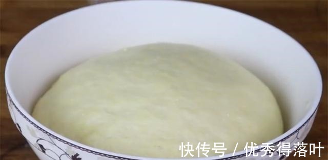 自从学会面包的这个做法，我家一周吃5次，松软香甜，简单又家常！