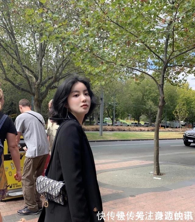 穿搭 发型不对,颜值白费!长脸女生别错过“港风短发”,洋气又复古!