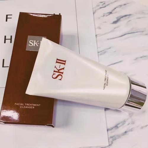 这些洗面奶，让你的肌肤感觉清爽、柔嫩、润泽，如丝缎一般光滑