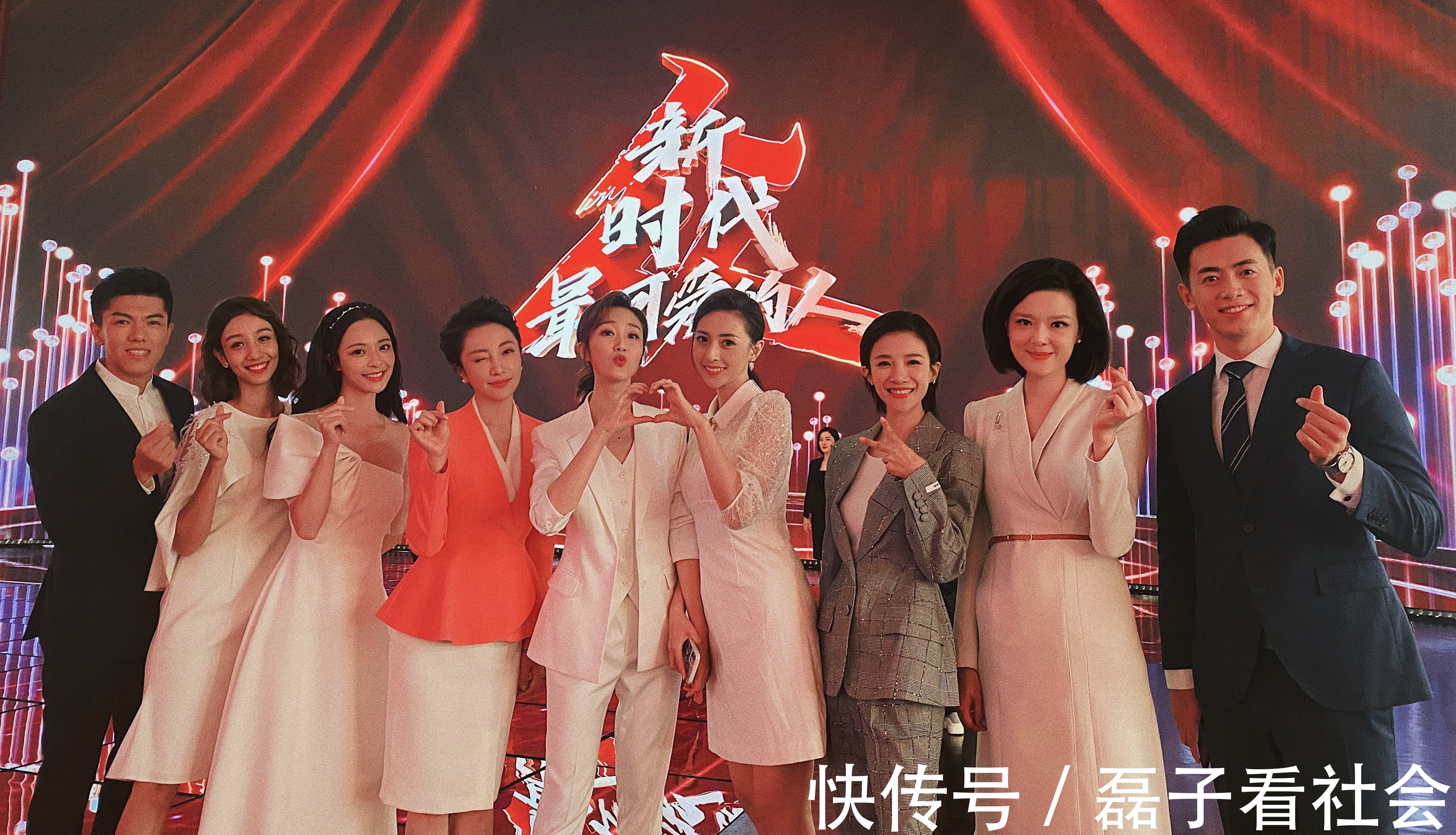 央视主持阵容尝试“老带新”,王嘉宁绑定撒贝宁,5档节目都有她