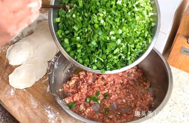 包韭菜馅饺子，切记不要放这2样，10人9人不懂，难怪饺子不鲜香！