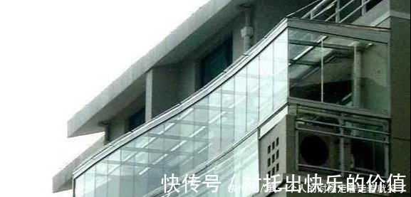 齐家栗子|封阳台不要再用铝合金窗了,现在流行用它代替,看完想回家重装