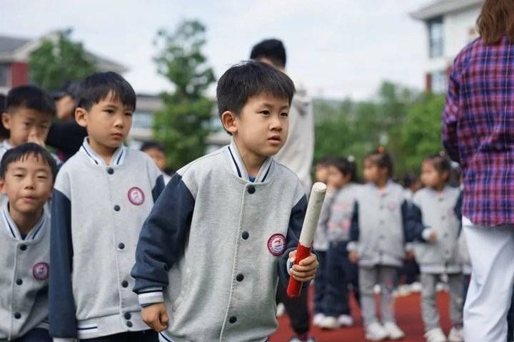 运动会|青春无畏，赛场扬威！山大附中奥体中路学校春季校园运动会举行