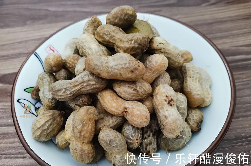 水煮花生,牢记别直接下锅,烧烤店老板教我2招,花生香糯又入味