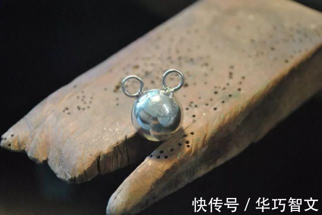 半球形 这件暗藏机关的项链,又变手链的可拆搭扣