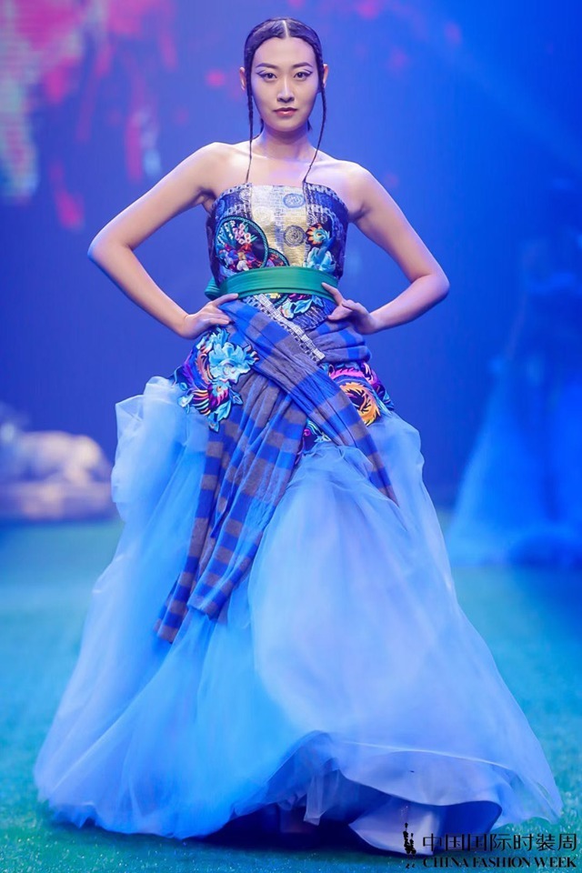  时尚|看了这场公益时尚盛宴，感觉自己购物车里的衣服都弱爆了