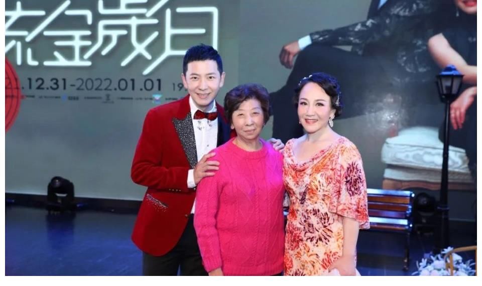 |今晚，来看我和维倩唱歌讲段子吧！