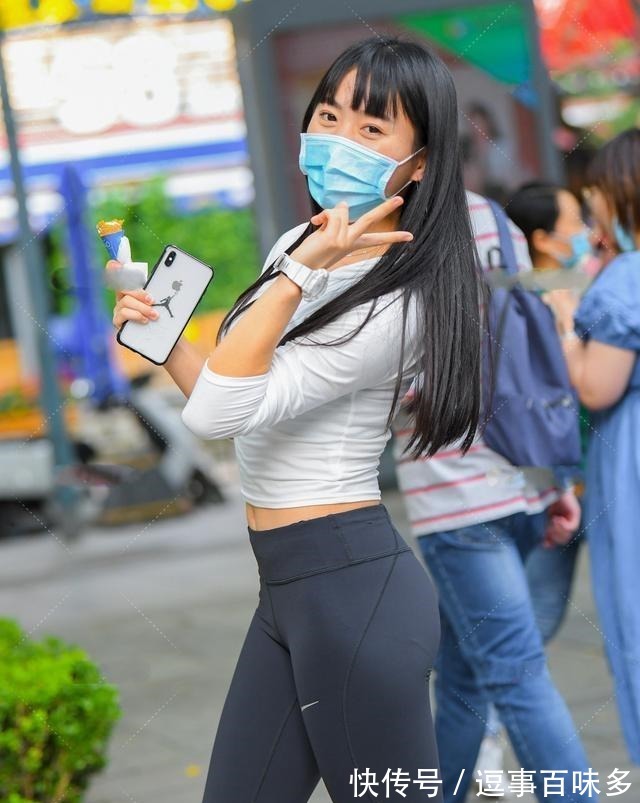 美女 身材修长的打底裤美女,修身的版型凸显身材,增高显瘦!