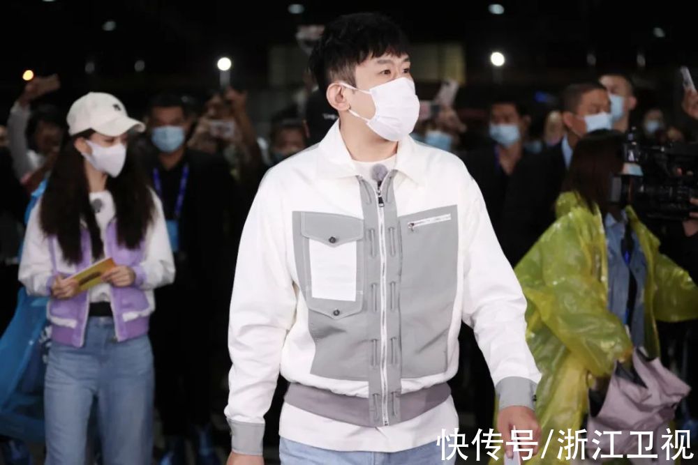 《奔跑吧·黄河篇2》正能量立意获点赞！兄弟团凌晨卖菜体验“蔬菜人”日常