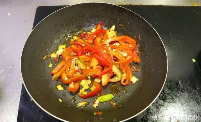 入味|花菜应该直接炒还是先焯水?看看大厨正确做法,花菜入味不油腻