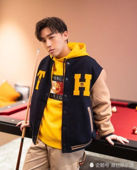 力捧偶像組合Mirror，打壓新人張?zhí)熨x？香港商臺(tái)音樂(lè)榜單遭質(zhì)疑