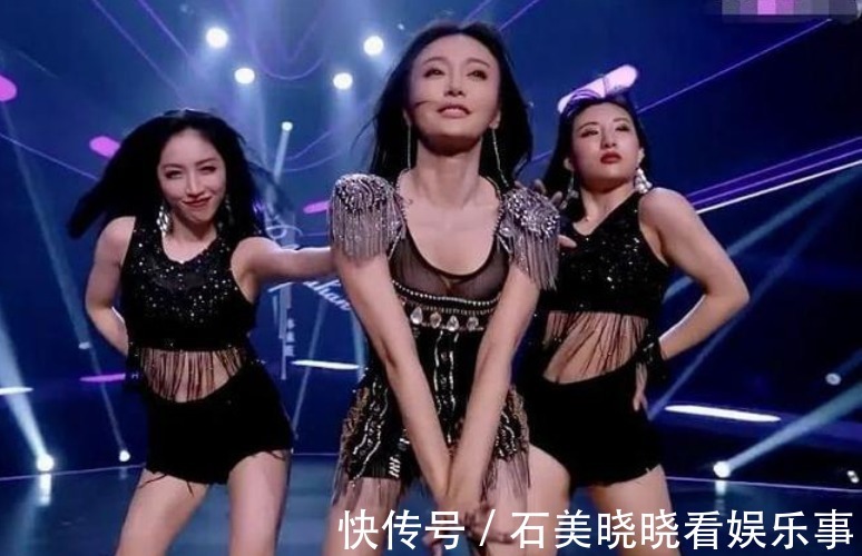 秦岚参加节目录制，当谢娜看到她时，不屑地说道这个小姑娘啊
