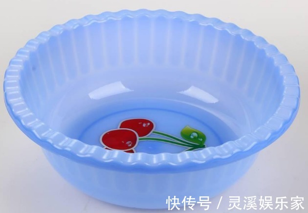 摩擦力|塑料盆易沾污渍难清洗教你4个妙招清洗塑料盆，顽固污渍轻松除