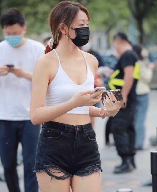 小姐姐 身材好就忍了,还这么懂得穿搭,别欺负大家做不到啊