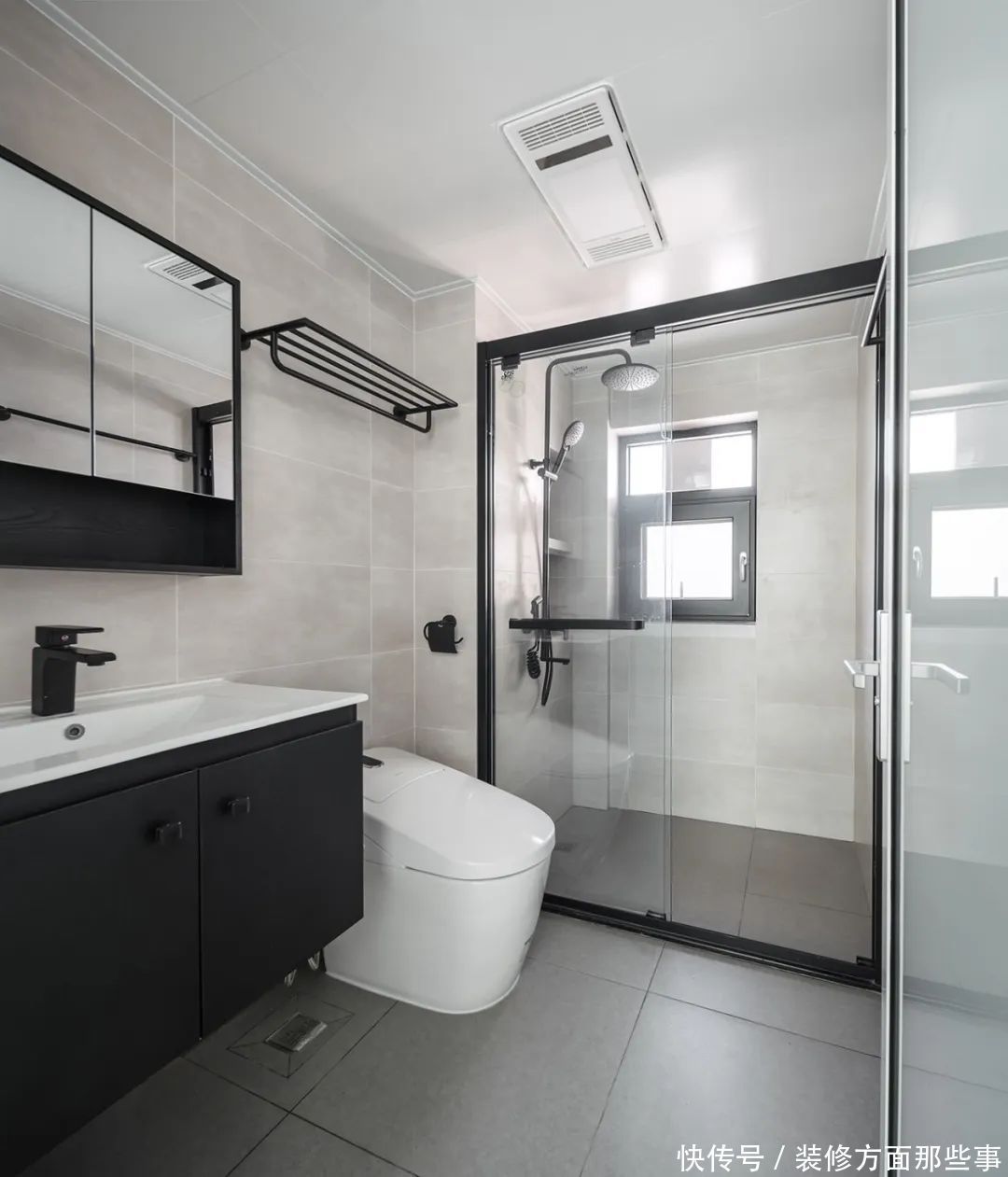 厨房|113㎡现代简约,厨房这样设计太聪明,通透亮堂,颜值还高!