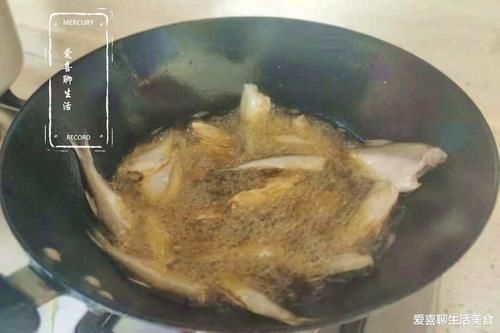 这食材很不起眼，但却是人间美味，高蛋白低脂肪，碰到记得多买点