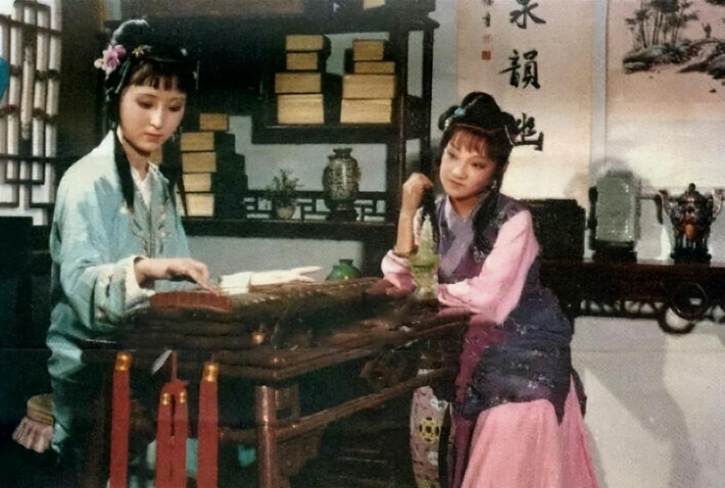 王夫人|鸳鸯是众丫头之首,贾母为何不让她去照顾黛玉,反而选紫鹃呢?