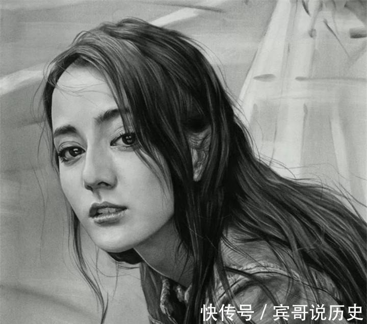 画家$年轻人画张雨绮戏水素描,放大16倍后,网友这画比单反还牛!