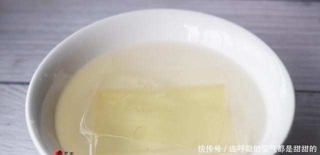 原来孩子们爱吃的高钙奶酪棒，做法这么简单，才5块钱能做1大盘