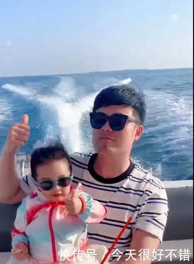 陈赫带女儿高调炫富,豪掷近万元买一个手办,豪宅一面墙抵一套房