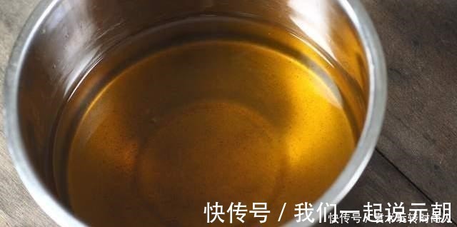 拌饺子馅时,放生油还是熟油很多人做错了,难怪饺子吃着不香