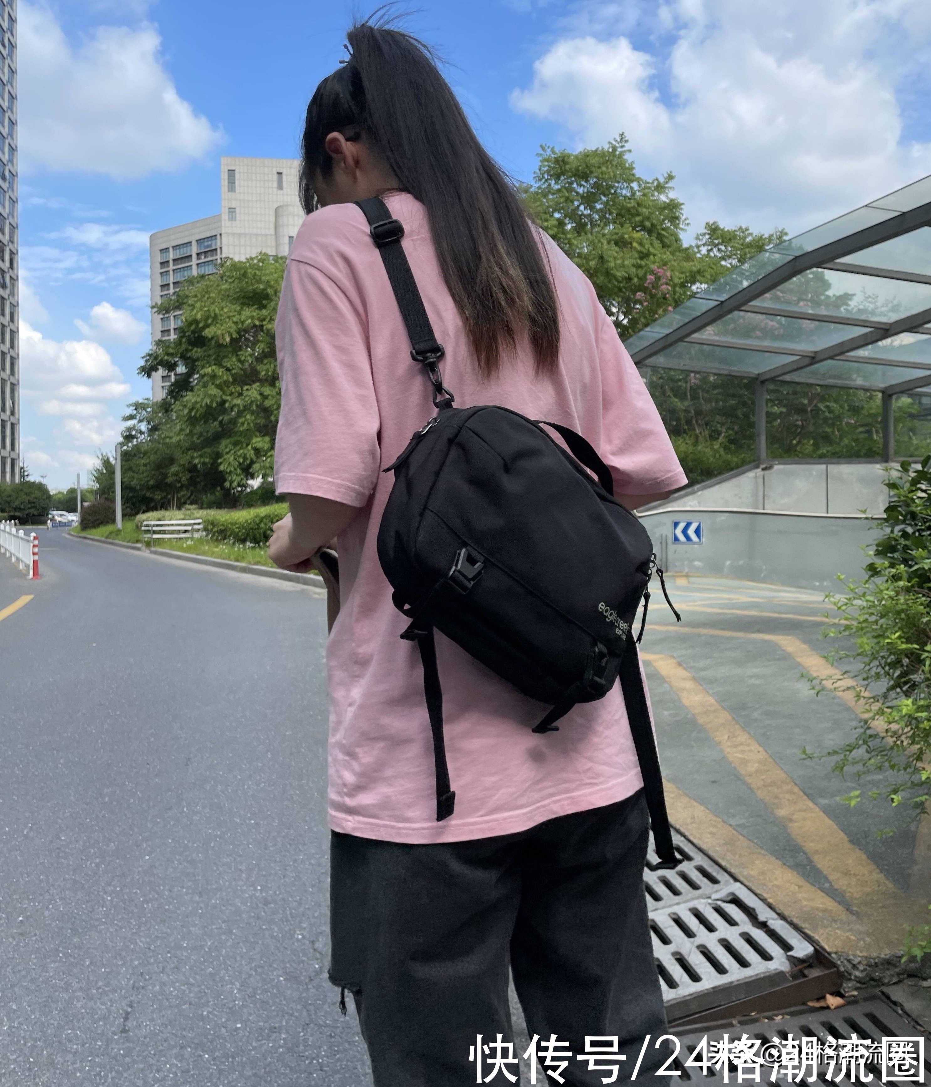 骑自行车|有了这款斜挎包！我就能成为街上亮眼的仔了