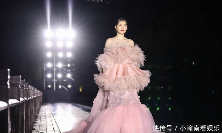 超百名模特时装走秀,让人文西湖多了一份时尚