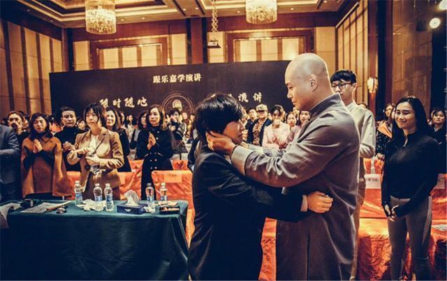 孟非|樂(lè)嘉45歲近照曝光，曾是”非誠(chéng)勿擾“著名主持，如今依舊我行我素