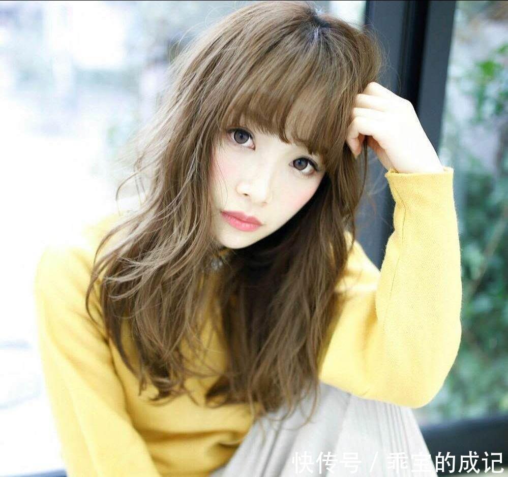 大卷|脸长的女人适合烫什么发型?试试这五款柔卷烫发,长脸可变小V脸