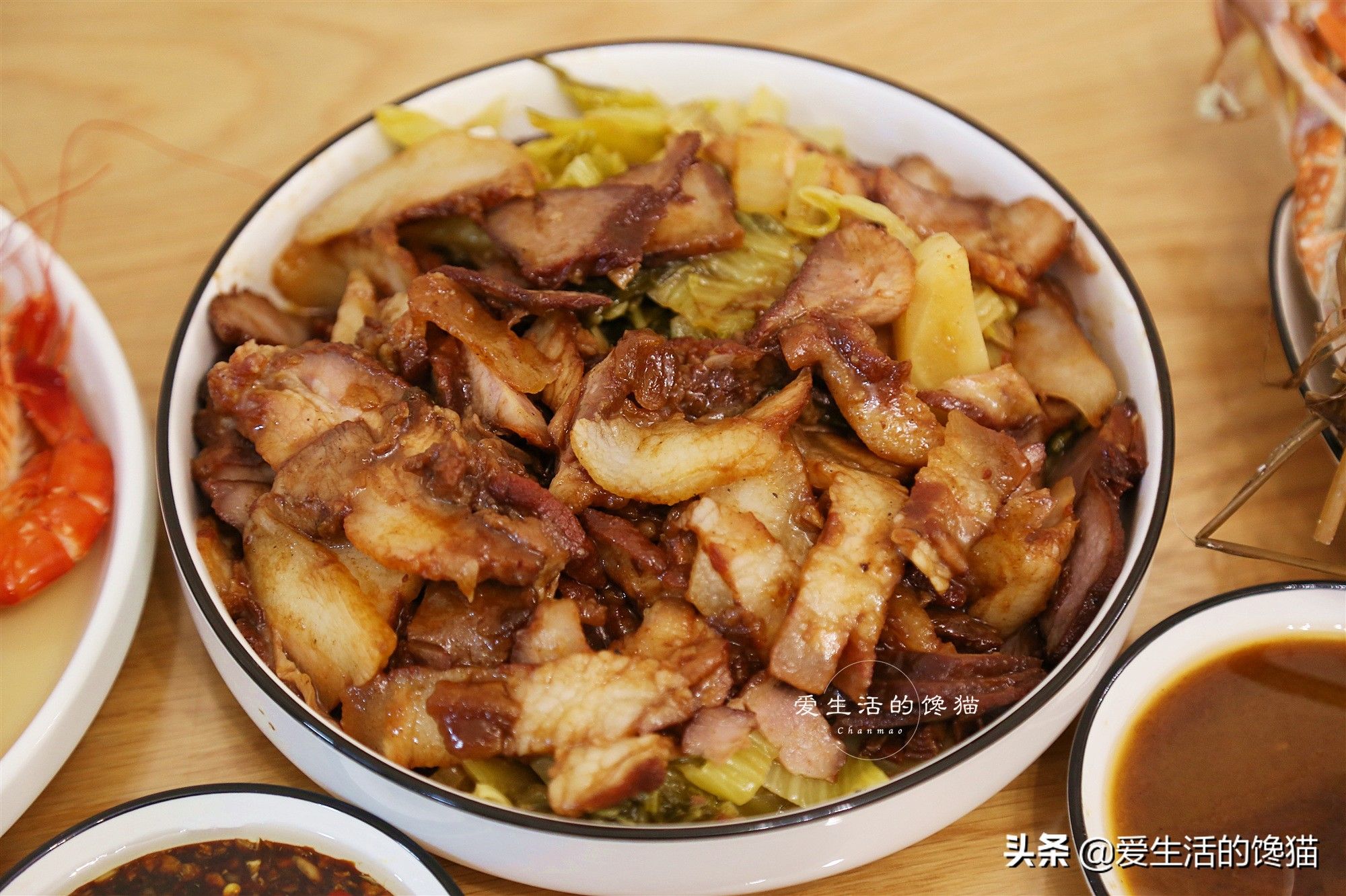 小姑子来家做客，婆婆亲自下厨，菜一晒朋友圈，网友：家里有矿