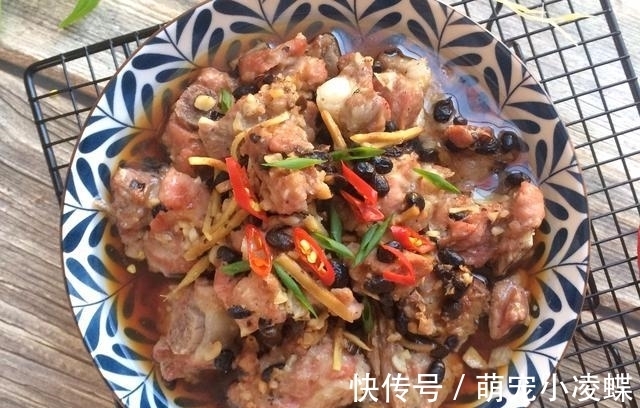 浸泡|我家排骨从不炖着吃,蒸一蒸,鲜香入味,一周吃4次,太费米饭