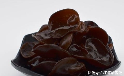 原来泡木耳这么简单,掌握好2个窍门,5分钟泡好,木耳饱满又滑嫩