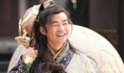 该人才是隋朝第一猛将,天生帝王之相,一刀就把李元霸斩于马下!