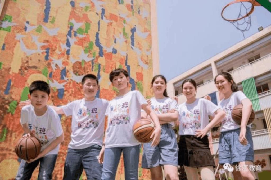 创意|恰同学少年！沪16区幼儿园、中小学创意毕业照来了