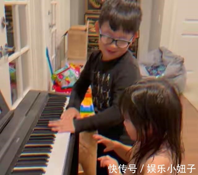 何洁|何洁晒照为儿子庆生,别墅豪宅曝光,前夫赫子铭连续三年送祝福!