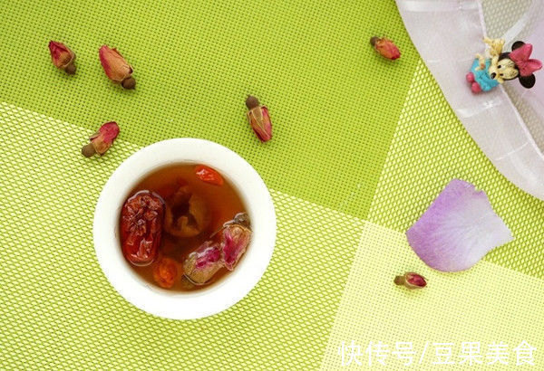 绿茶|#一口新年味，全家享佳味# 桂圆玫瑰花枣茶