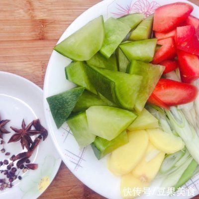 一吃就上瘾的双色萝卜羊排