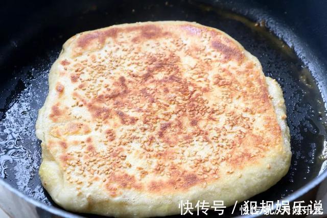 2分钟学会做千层饼,经济实惠不用买,味道比饼店的还香