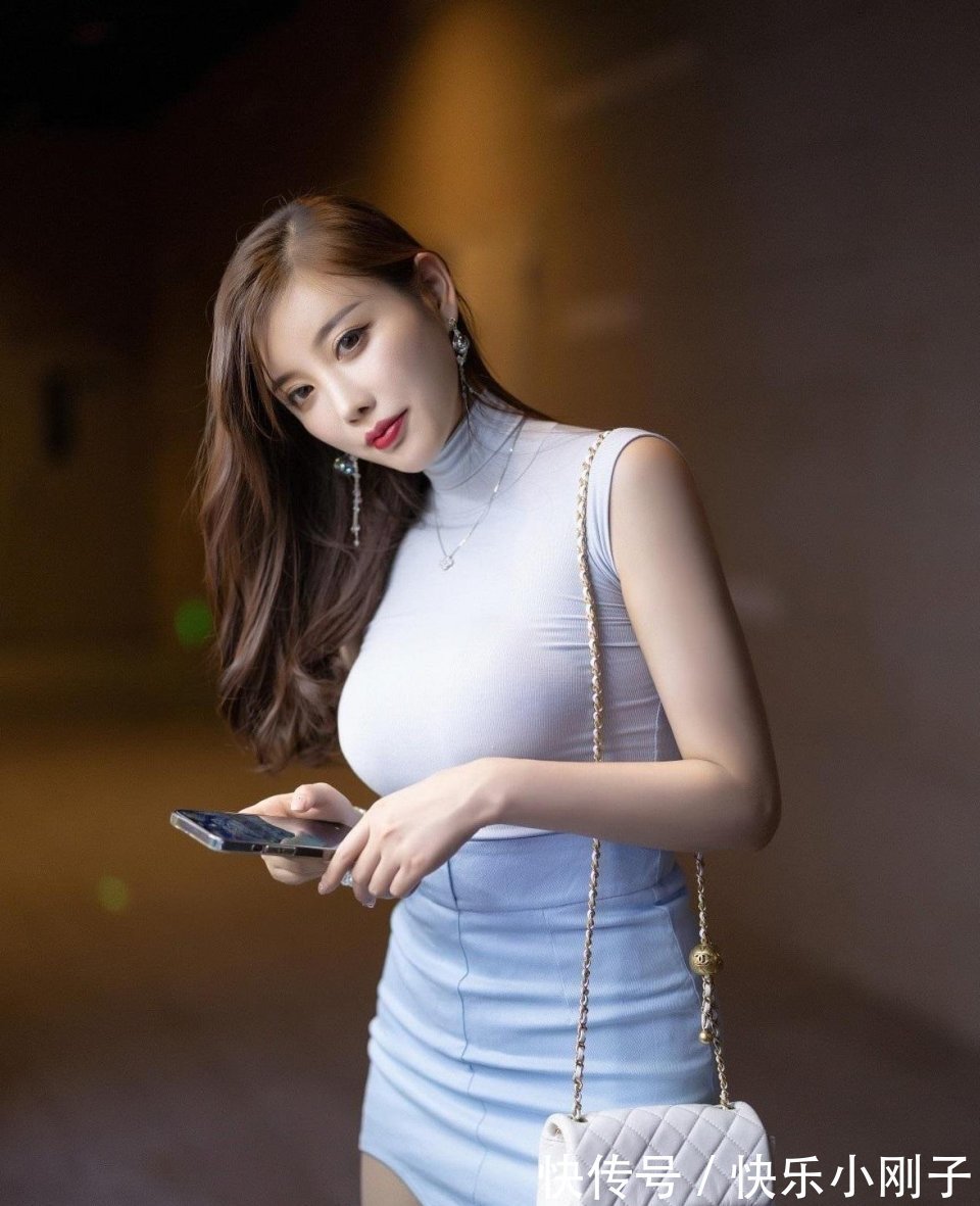 打底衫|冰丝的无袖打底衫即便在火热的夏季穿戴,也非常清冷舒服