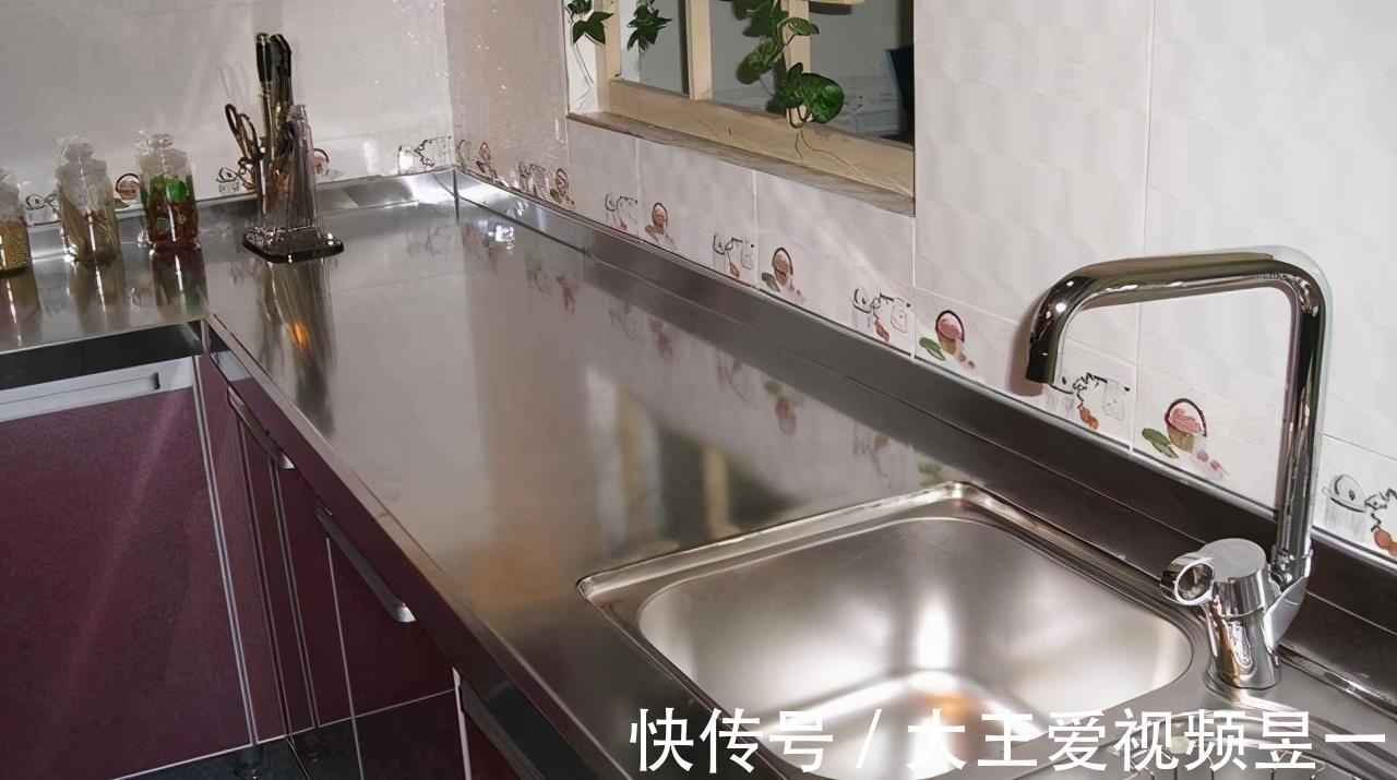 家庭|厨房台面到底能不能装不锈钢入住3年说实话，很多家庭都被坑了
