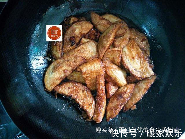 在家做茄子,我教你一招,不仅不吸油,味道比红烧肉还香!