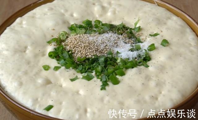 不会揉面也能做烙饼两根筷子就搞定,全程手不用沾面,柔软筋道