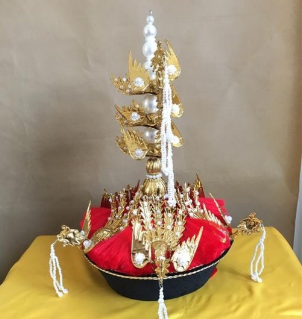 后妃|满清后妃脖子上的布条有啥作用不光为了漂亮,更多是为方便皇帝