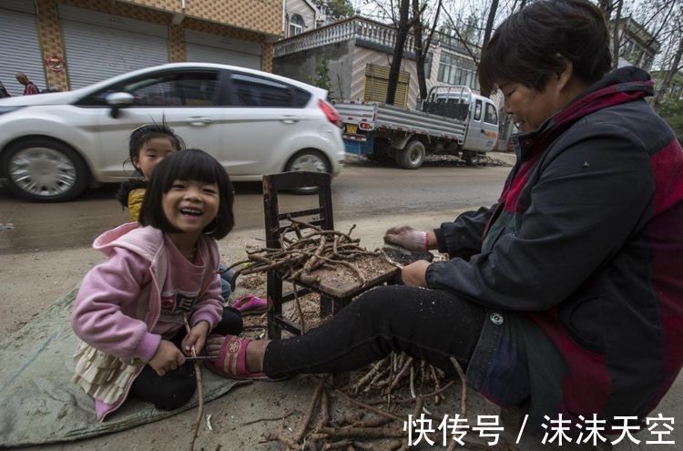 奶奶|奶奶喝光宝宝剩下的奶,次日被送回乡下,宝妈:真不是“抠门”