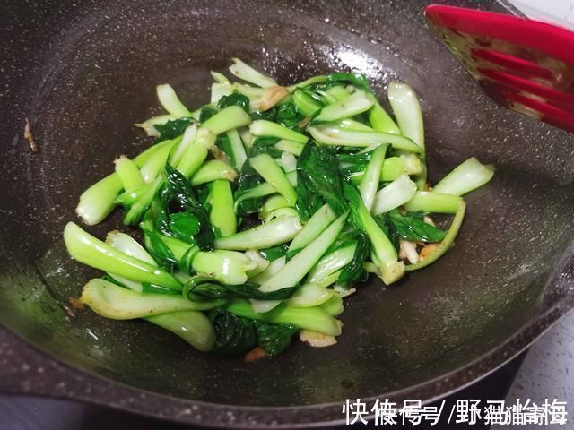 清肠|真正的“刮油王”是它,每晚吃一盘,清早排出隔夜黑臭便,无肚腩