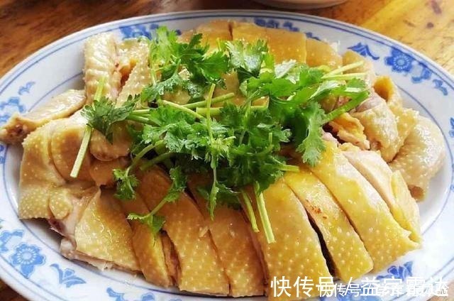 大厨教你在家做白切鸡,皮脆肉嫩,一吃停不下来,做法其它也不难