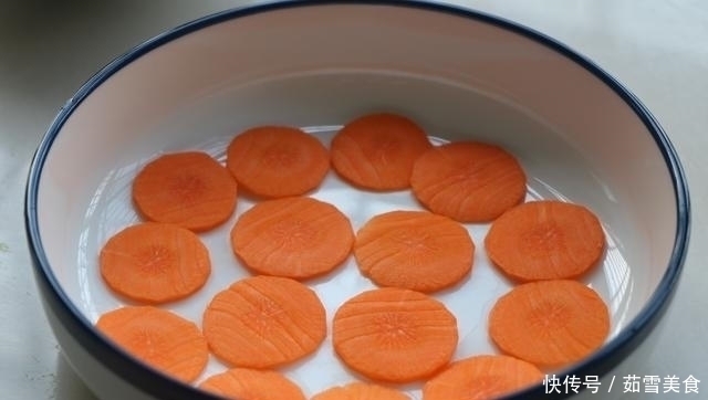 自从学会土豆新吃法，土豆再也不炖了，女儿一口一个停不下来